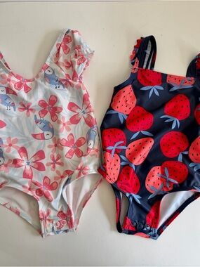 LOT OF 2 CARTER INFANT FULL PIECE SWIMSUITS WITH SNAPS BOTH FOR 9 MONTH